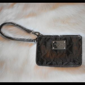 michael kors silver metallic wristlet
